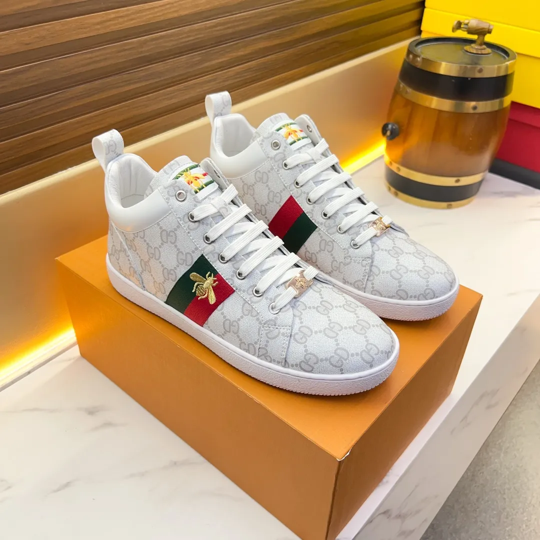 Velvet lining/leather lining ❗¥440🈴GUCCI (Gucci) retro high-top shoes catwalk exclusive new high-top trendy men's shoes! The shoe body is brightly colored and looks high-end and trendy. It is a purchasing agent and is comparable to the genuine product without any pressure. It is made of the iconic cowhide leather of an Italian imported brand and the texture is amazing! Original rubber outsole molding, lasting process, first-layer leather lining, highly recommended product, a must-see, high quality! 38-44, monochrome. A333,000